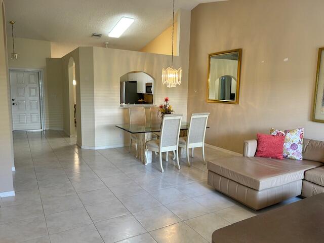 LIVING/DINING