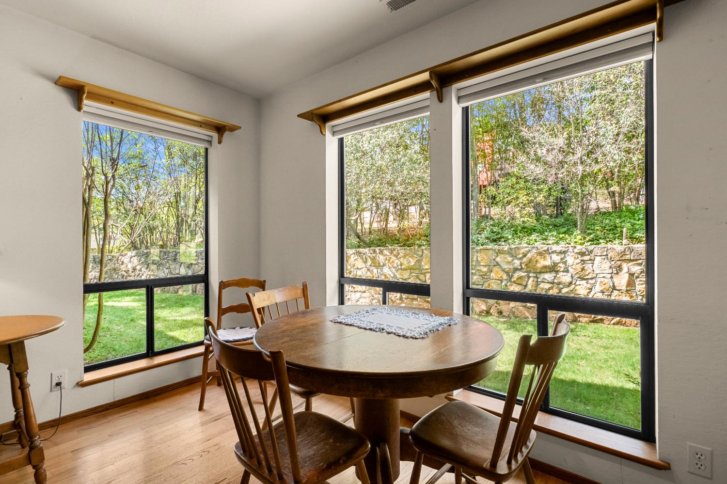 3099 Briw Road Placerville, CA 95667 - Photo 28 of 47 a view of a dining room with furniture and a window