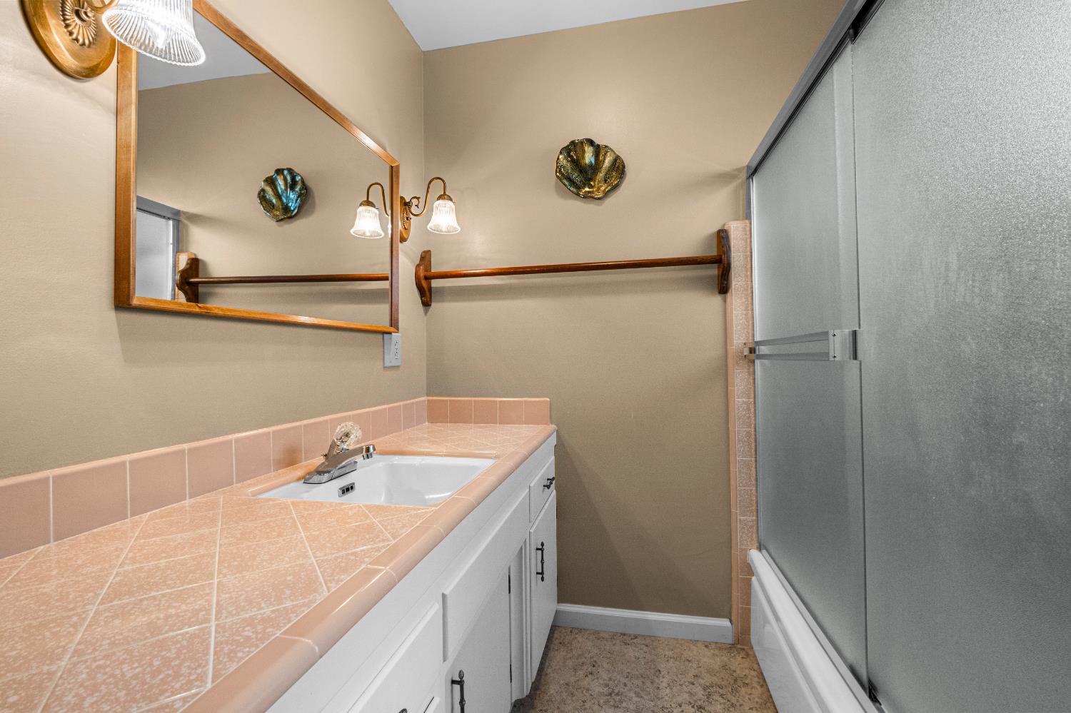 3099 Briw Road Placerville, CA 95667 - Photo 38 of 47 a bathroom with a sink and mirror