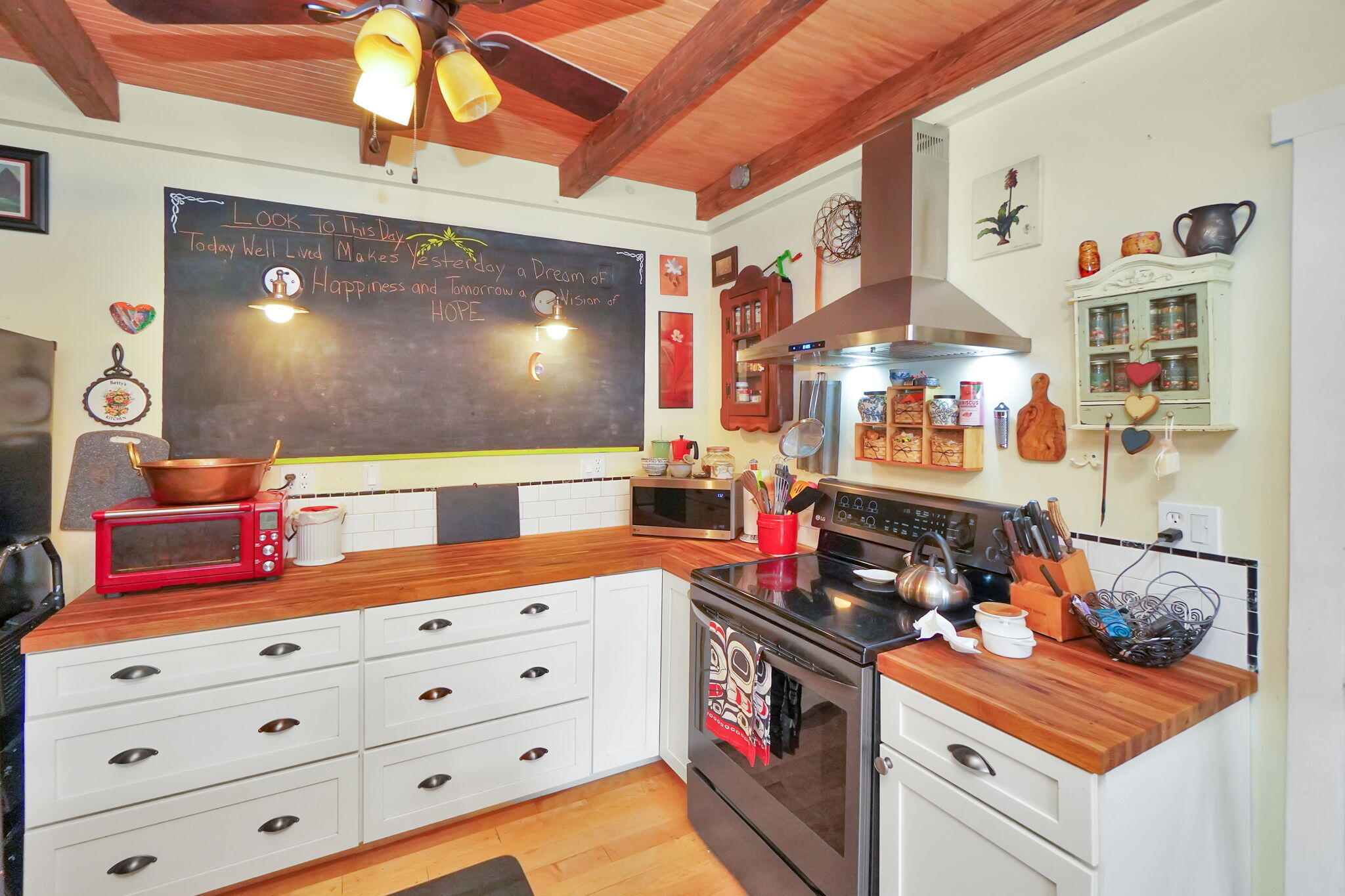 93 Main Street, Unit 2 Damariscotta, ME 04543 - Photo 11 of 42 11-web-or-mls-DSC07914