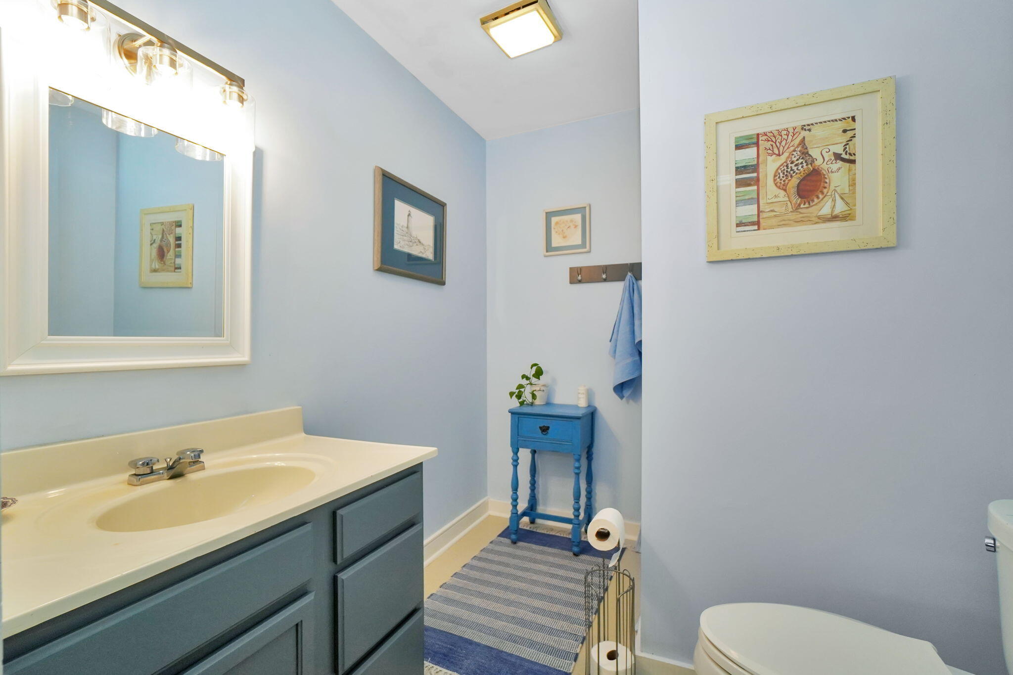 93 Main Street, Unit 2 Damariscotta, ME 04543 - Photo 37 of 42 37-web-or-mls-DSC07897