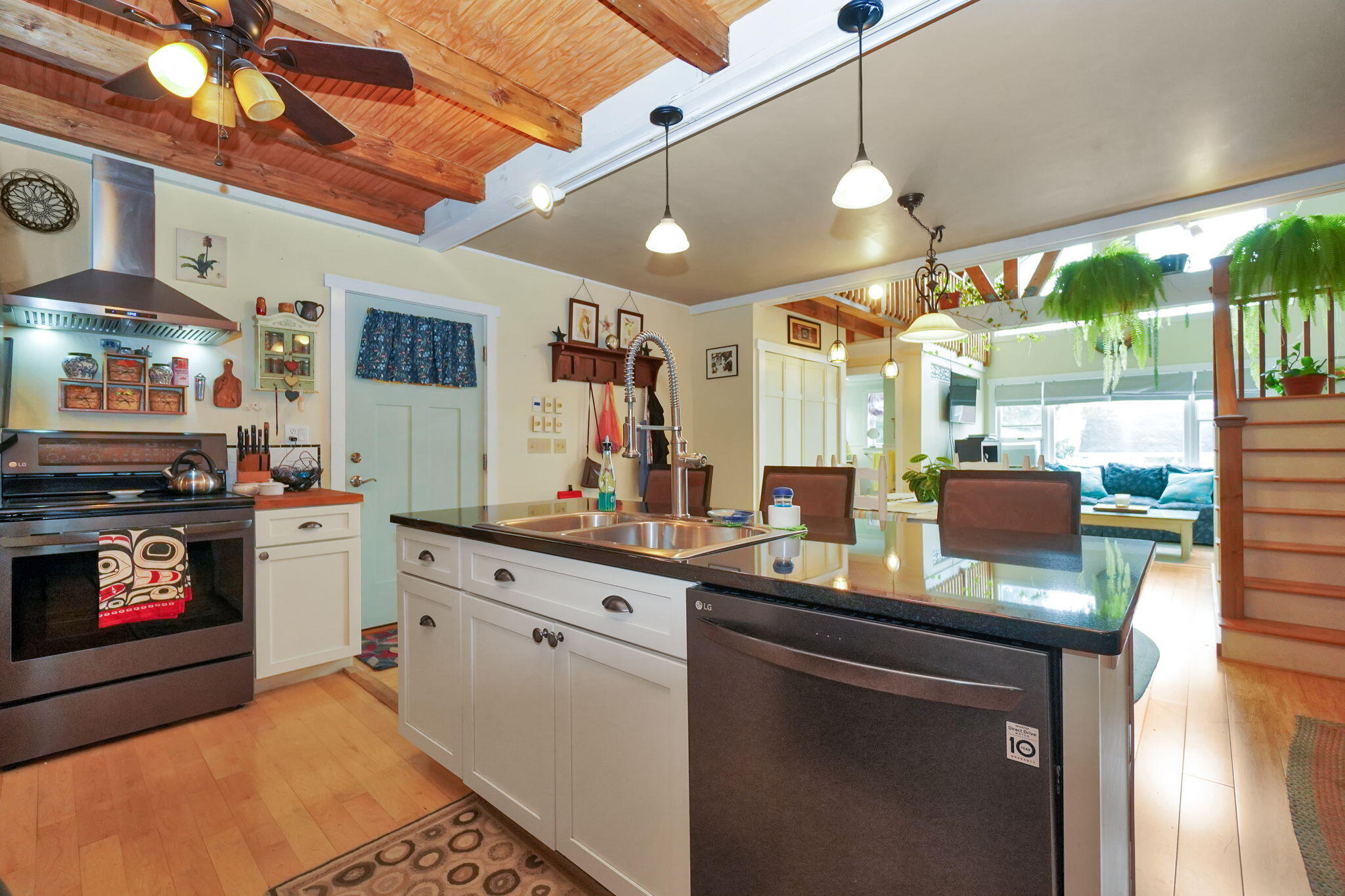 93 Main Street, Unit 2 Damariscotta, ME 04543 - Photo 9 of 42 9-web-or-mls-DSC07873