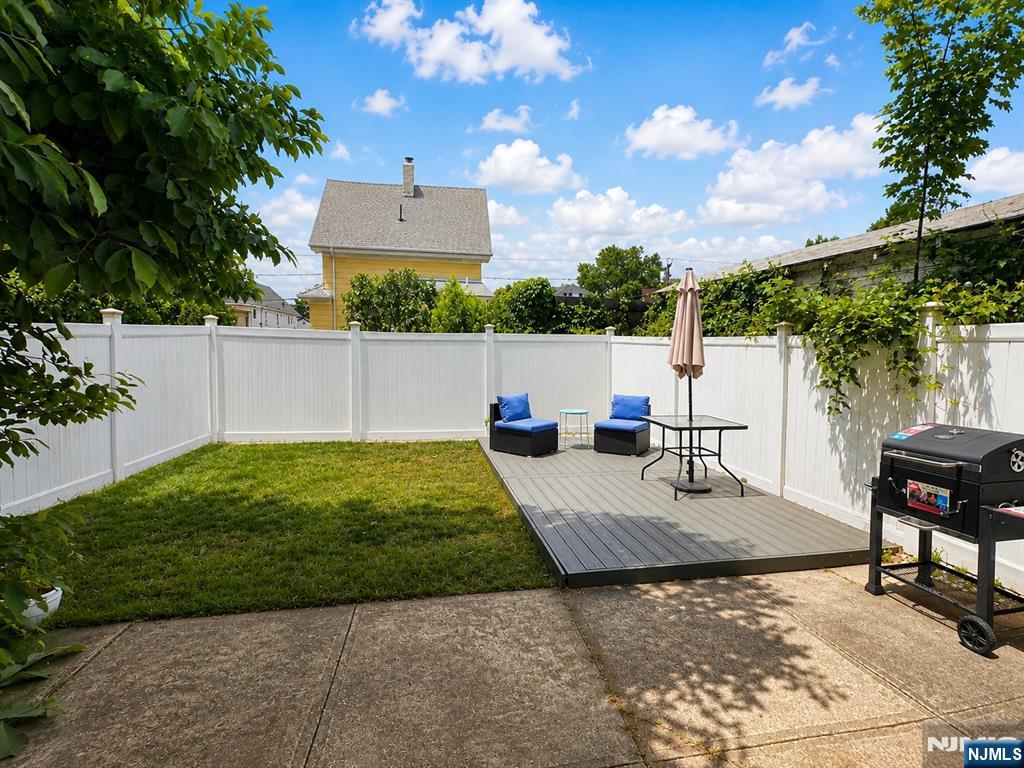 18 Garden Street Ridgefield Park, NJ 07660 - Photo 10 of 11