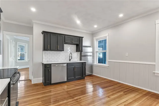 $2,400 | 382 Orms Street, Unit 1, Providence, RI 02908