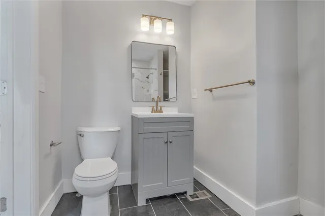 $2,400 | 382 Orms Street, Unit 1, Providence, RI 02908