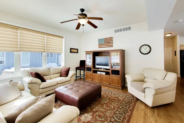 $799,000 | 475 Mill Street, Fontana, WI 53125