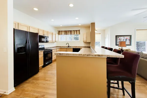 $799,000 | 475 Mill Street, Fontana, WI 53125