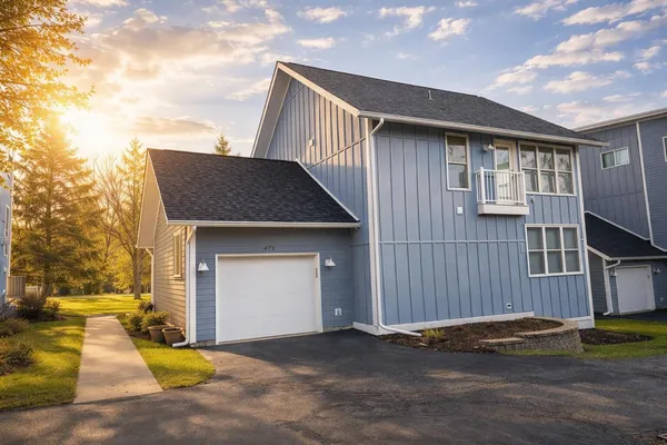 $799,000 | 475 Mill Street, Fontana, WI 53125