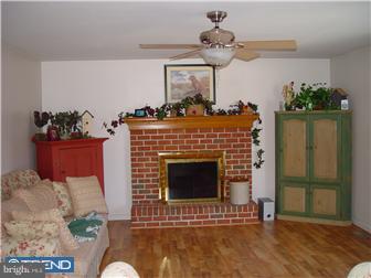 1005 Barrett Road Reading, PA 19605 - Photo 2 of 12 Family Room