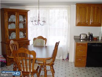 1005 Barrett Road Reading, PA 19605 - Photo 3 of 12 Breakfast Room
