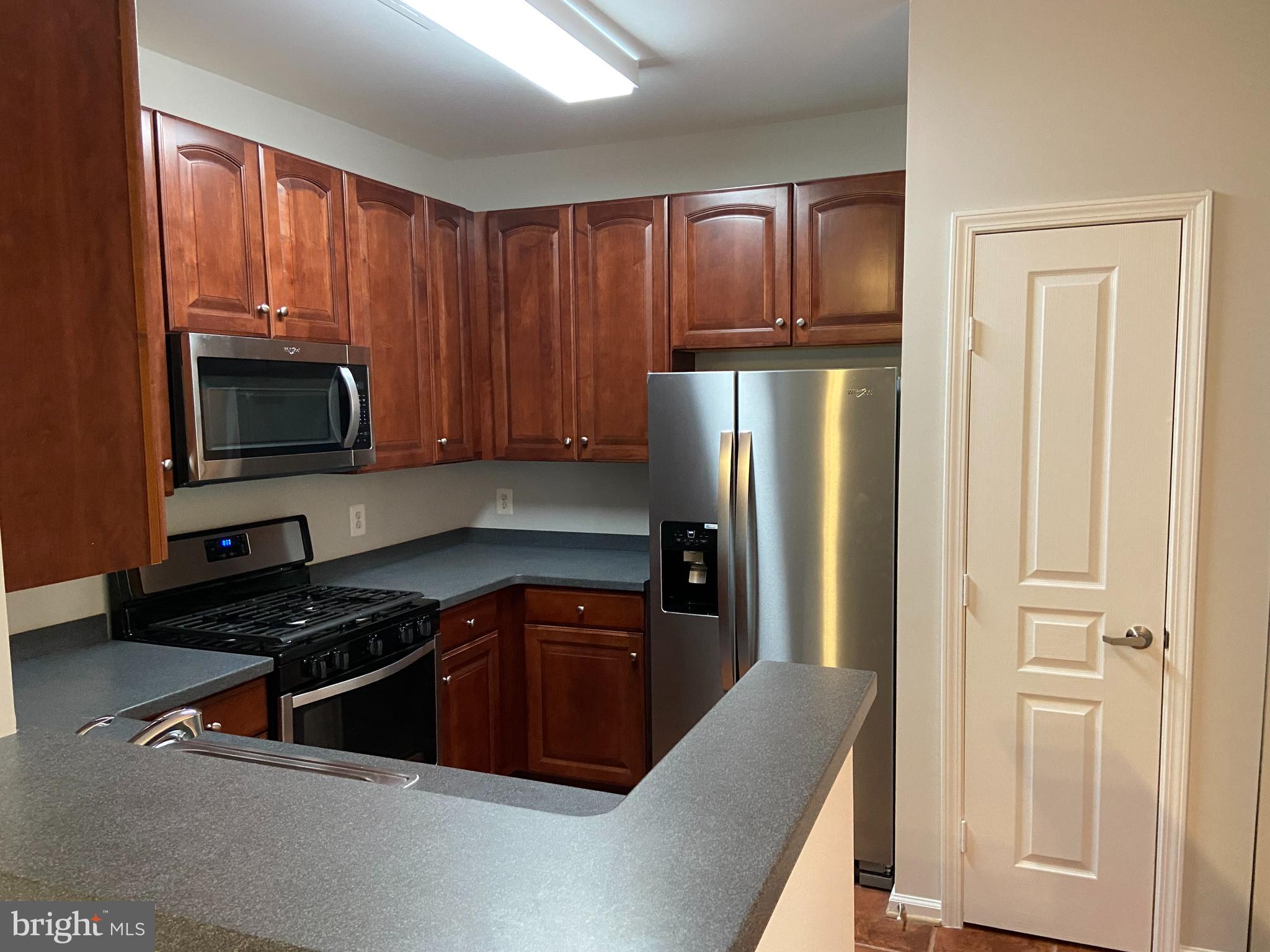 12001 Market Street, Unit 206 Reston, VA 20190 - Photo 4 of 22 Breakfast Bar!