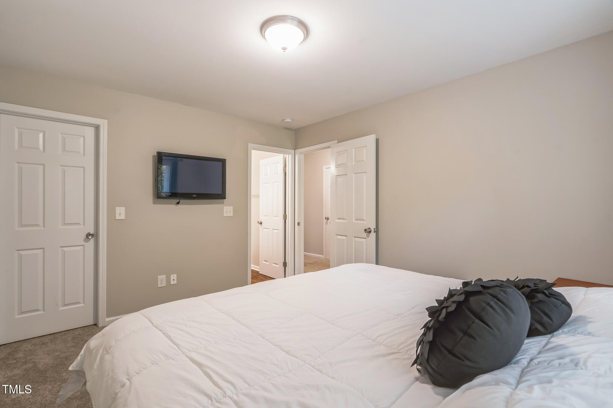 4342 Bay Rum Lane Raleigh, NC 27610 - Photo 3 of 43 33_4342_Bay_Rum_Ln_Raleigh_NC_27610_USA-