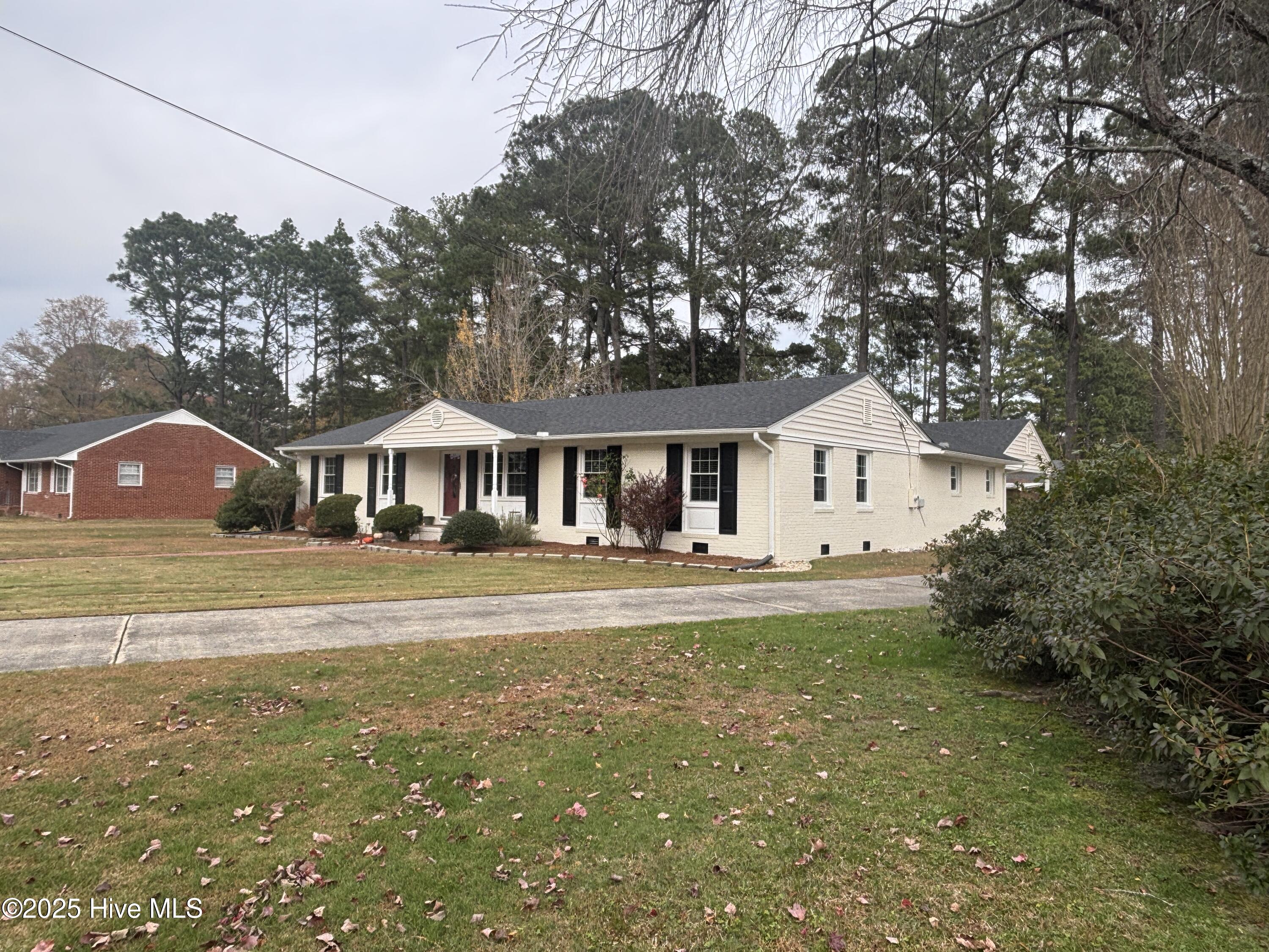103 Springlake Drive Murfreesboro, NC 27855 - Photo 6 of 58 Front of home
