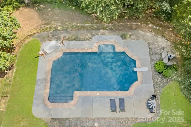 a view of outdoor space