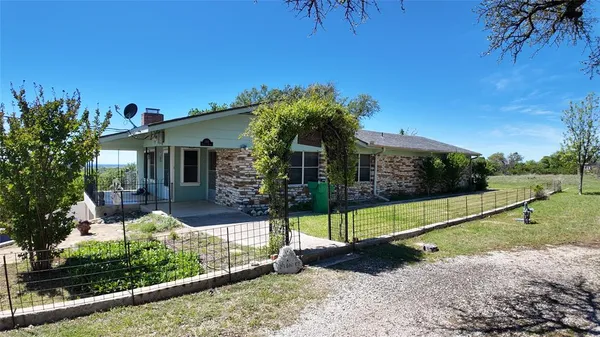 $300,000 | 1301 Reilley Street, Goldthwaite, TX 76844