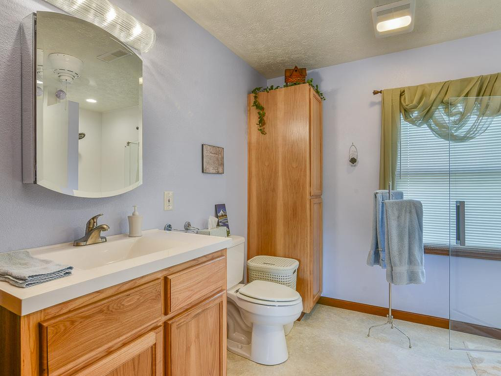 297 Leesburg Road Telford, TN 37690 - Photo 16 of 36 Master Bathroom