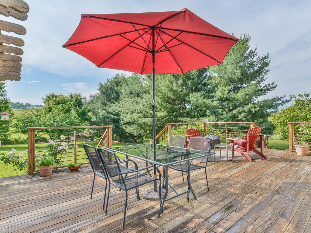 297 Leesburg Road Telford, TN 37690 - Photo 25 of 36 Large inviting back deck