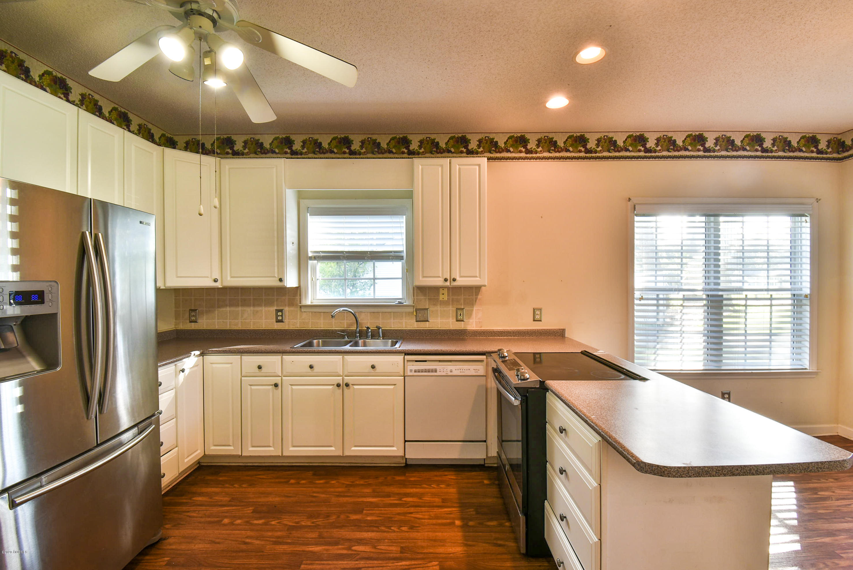 1012 Pine Martin Road Beaufort, SC 29902 - Photo 12 of 35 DSC_0102