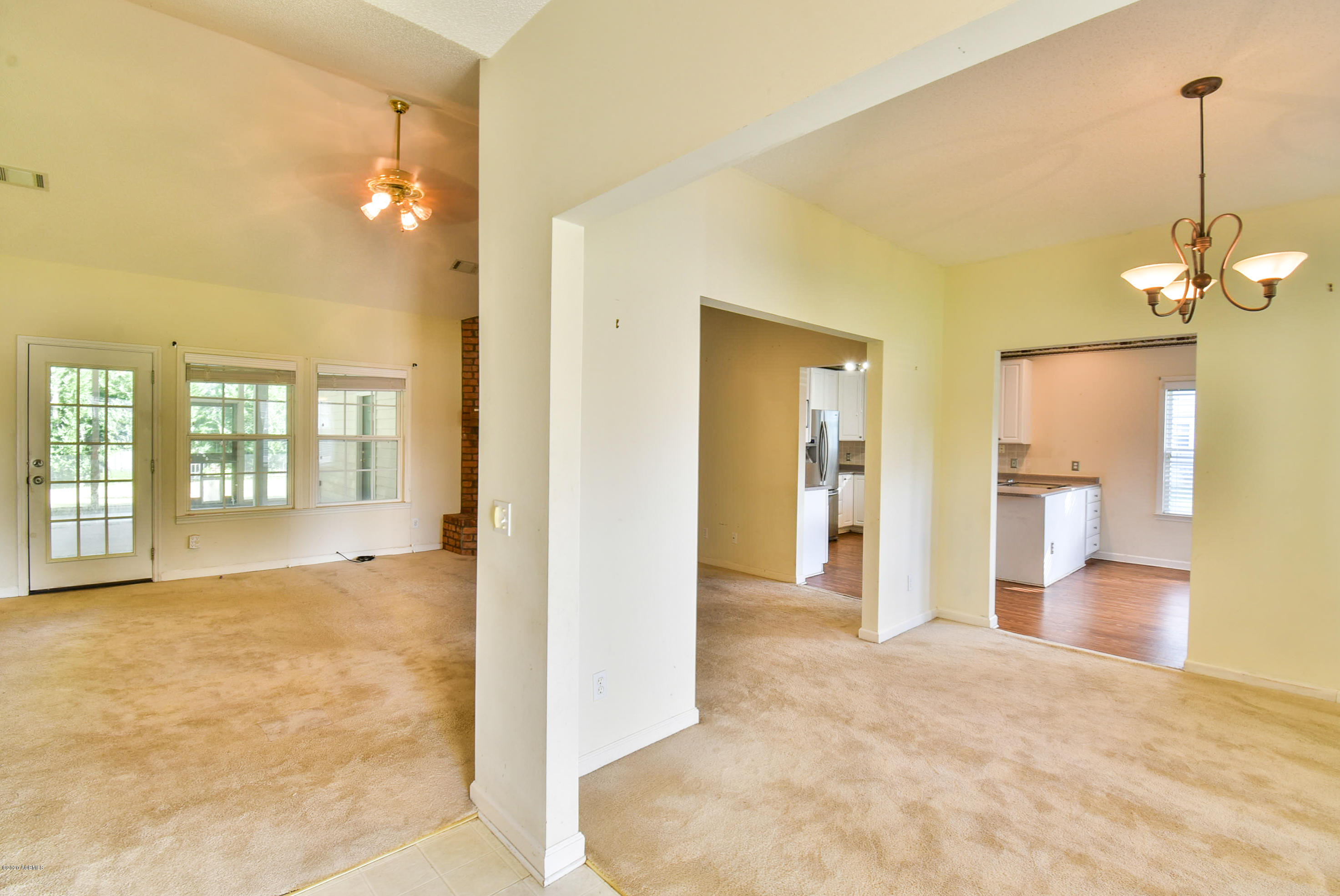 1012 Pine Martin Road Beaufort, SC 29902 - Photo 4 of 35 DSC_0094