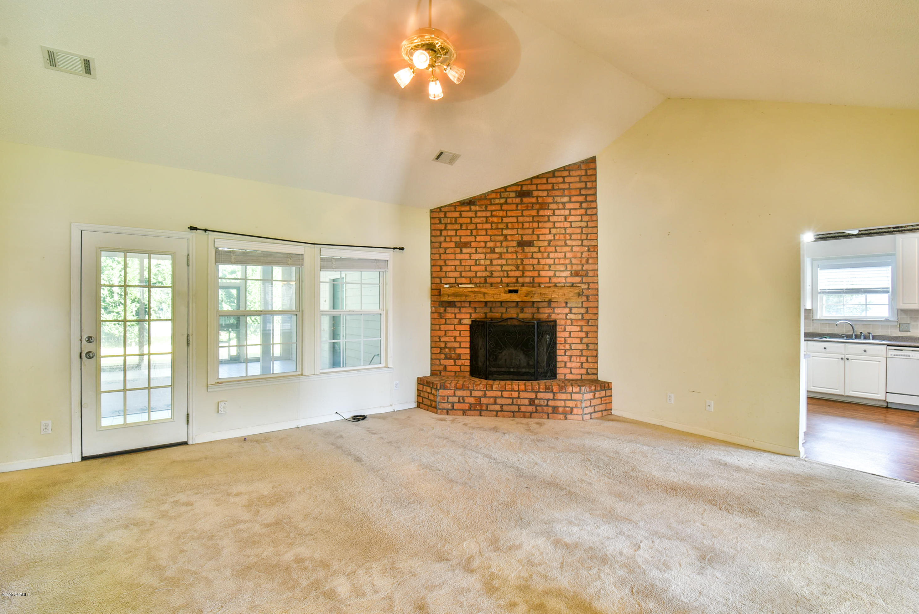 1012 Pine Martin Road Beaufort, SC 29902 - Photo 6 of 35 DSC_0096