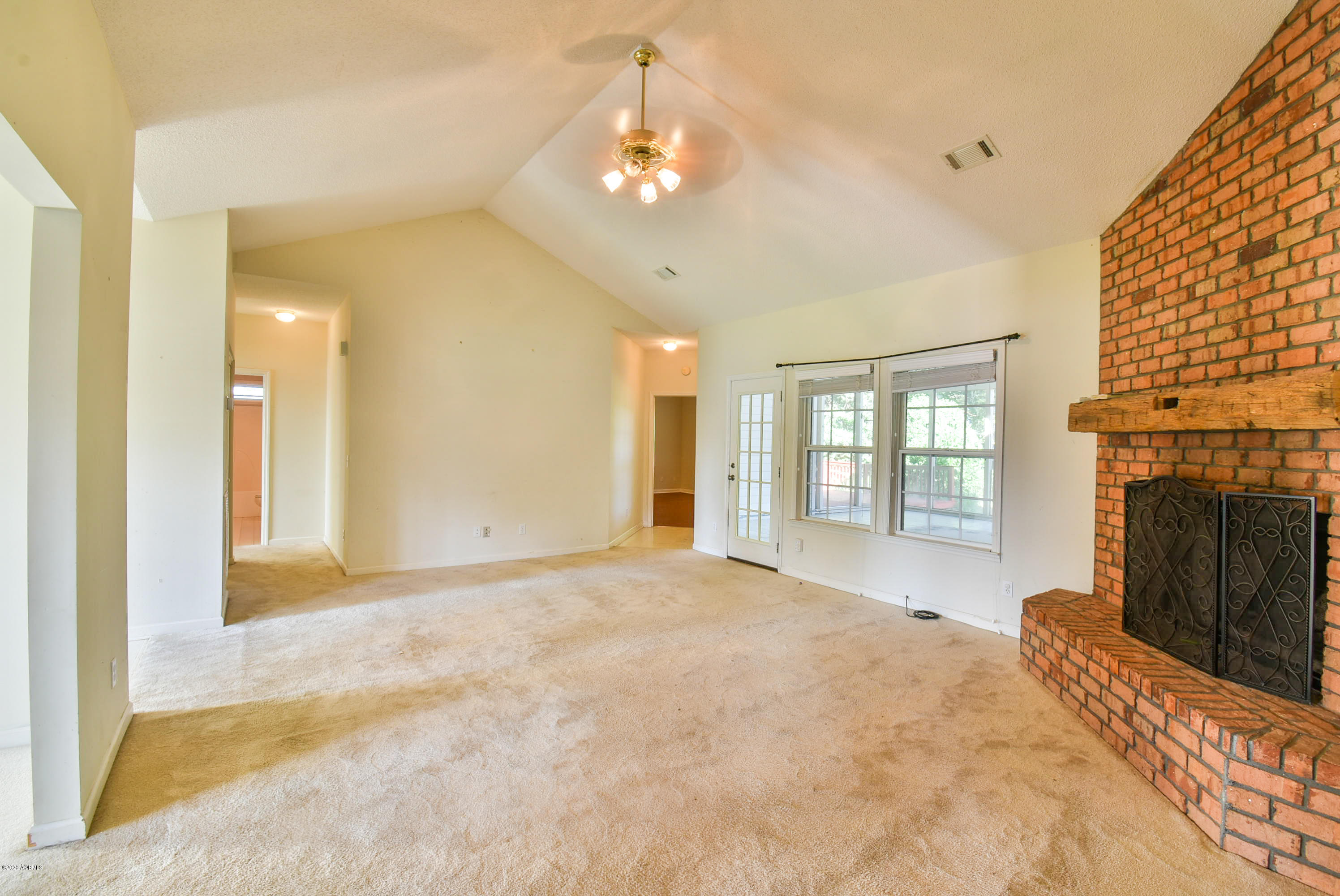 1012 Pine Martin Road Beaufort, SC 29902 - Photo 7 of 35 DSC_0097