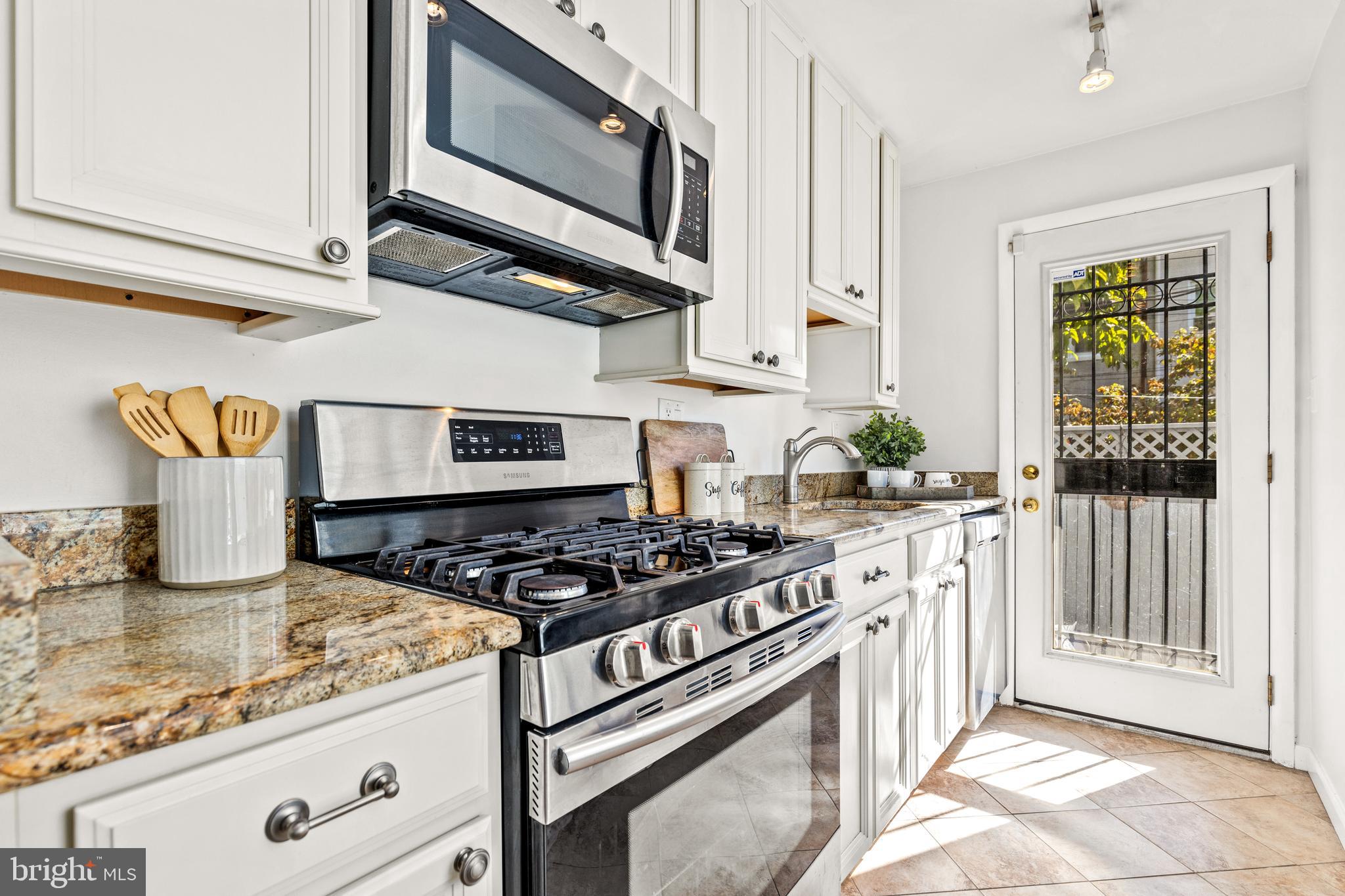 141 Duddington Place Southeast Washington, DC 20003 - Photo 11 of 36