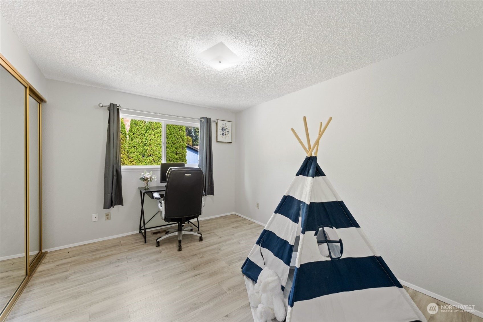 19334 144th Court Southeast Renton, WA 98058 - Photo 14 of 25