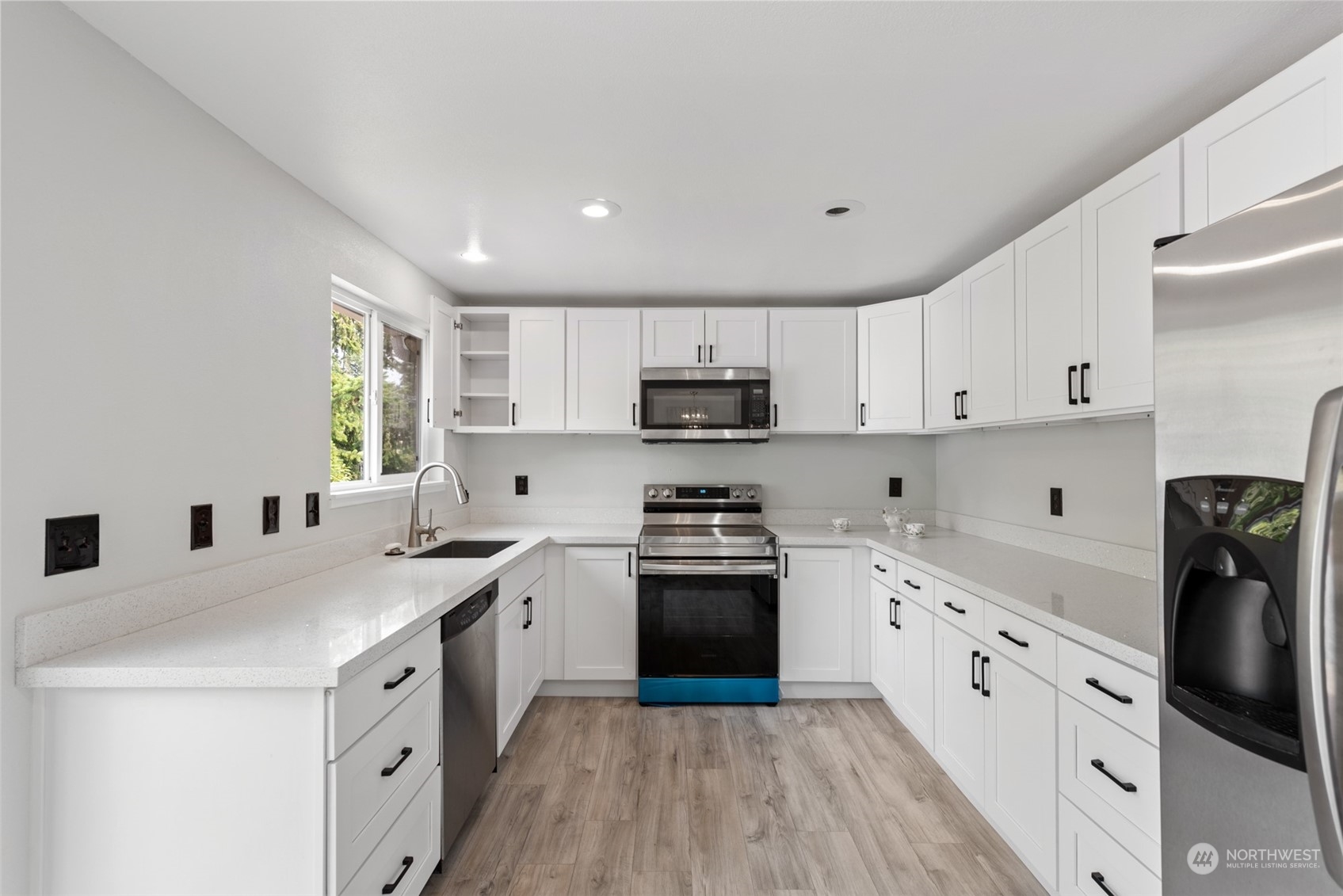 19334 144th Court Southeast Renton, WA 98058 - Photo 5 of 25