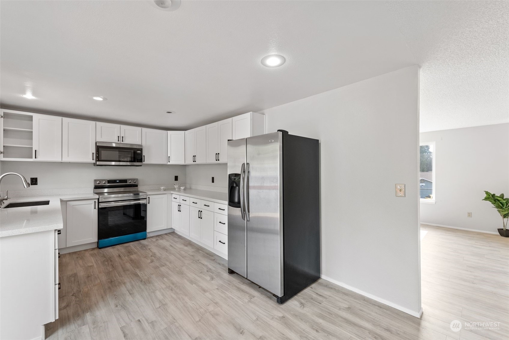 19334 144th Court Southeast Renton, WA 98058 - Photo 7 of 25