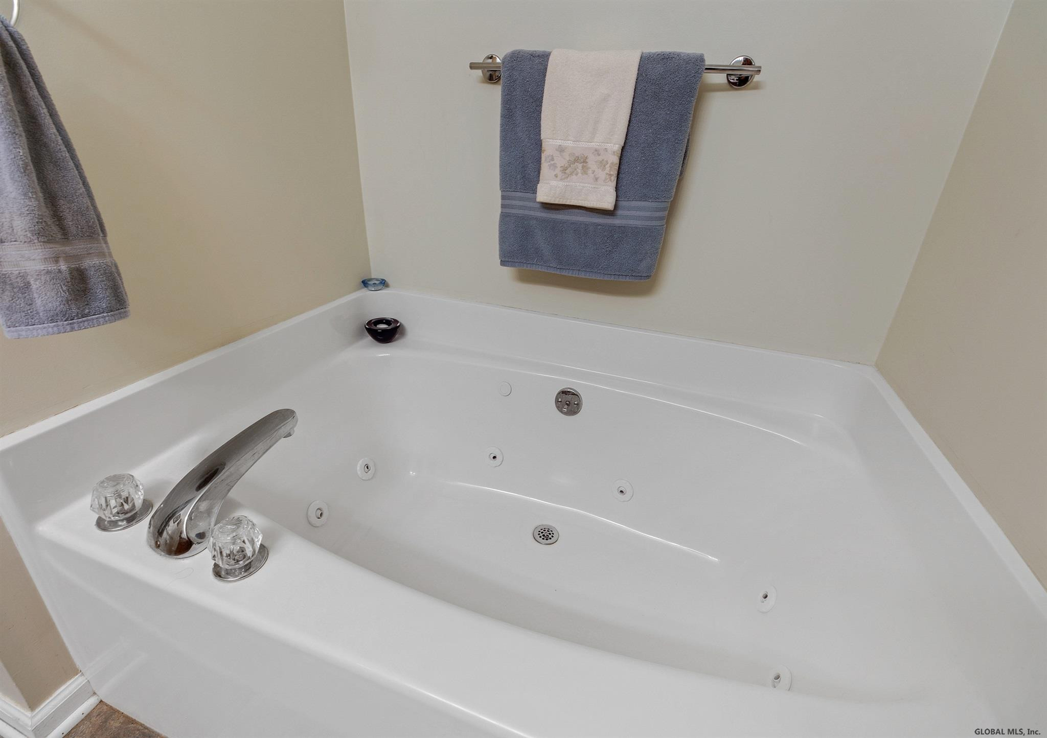 141 Harvard Road Colonie, NY 12189 - Photo 16 of 27 Photo 16