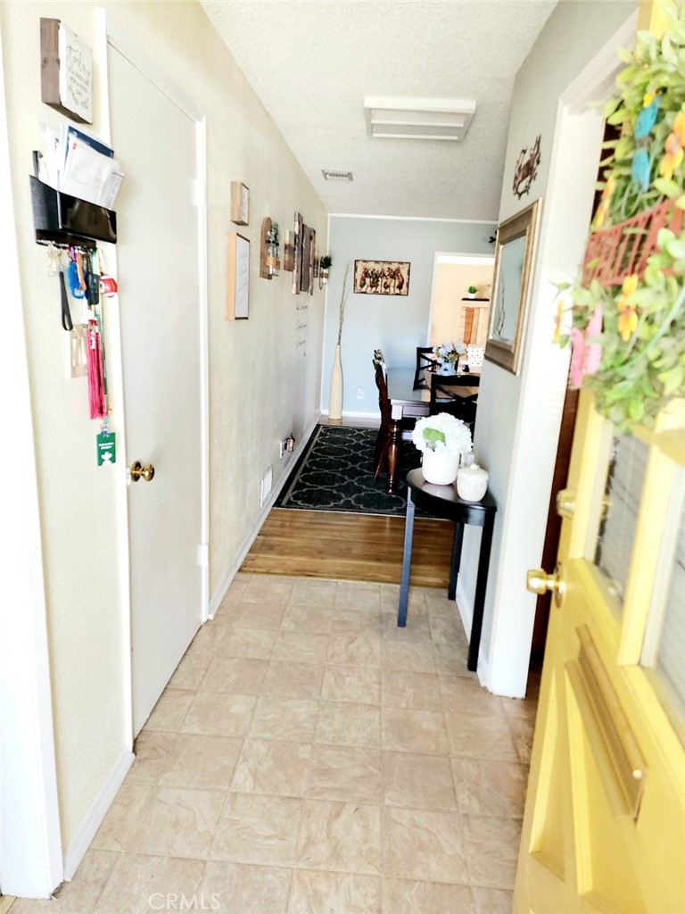 45428 13th Street West Lancaster, CA 93534 - Photo 4 of 34