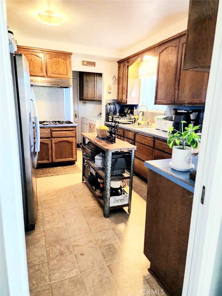 45428 13th Street West Lancaster, CA 93534 - Photo 5 of 34