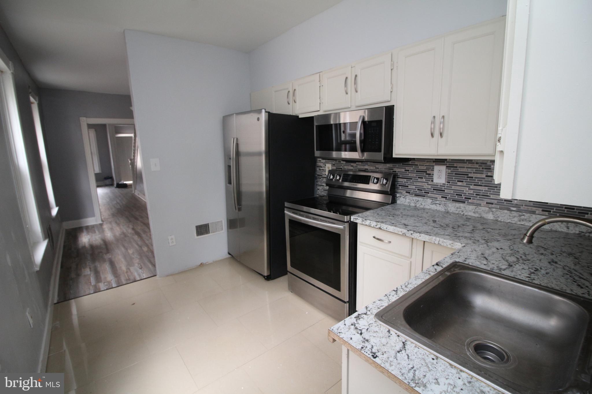 651 Locust Street Reading, PA 19604 - Photo 7 of 14 Gallery Image 7