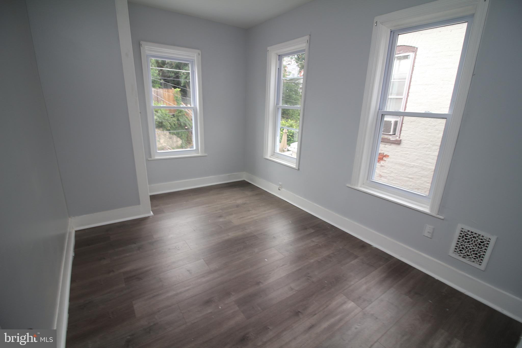 651 Locust Street Reading, PA 19604 - Photo 8 of 14 Gallery Image 8