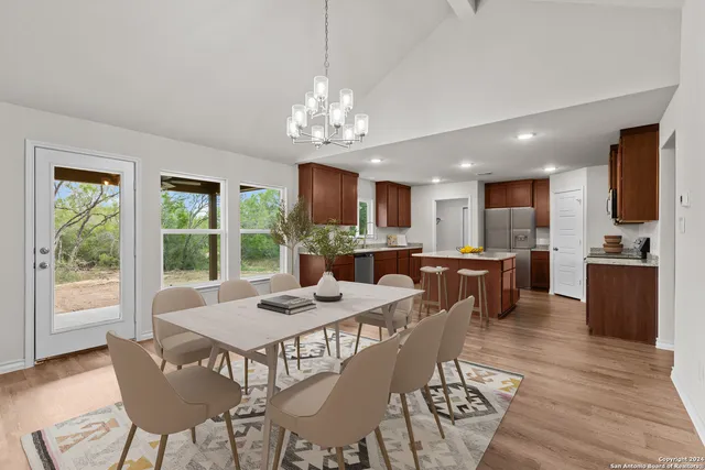 $425,750 | 117 Sylas Hayes Loop, Pleasanton, TX 78064