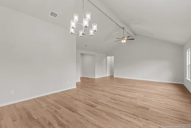 $425,750 | 117 Sylas Hayes Loop, Pleasanton, TX 78064