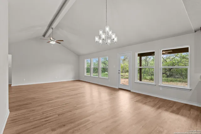 $425,750 | 117 Sylas Hayes Loop, Pleasanton, TX 78064