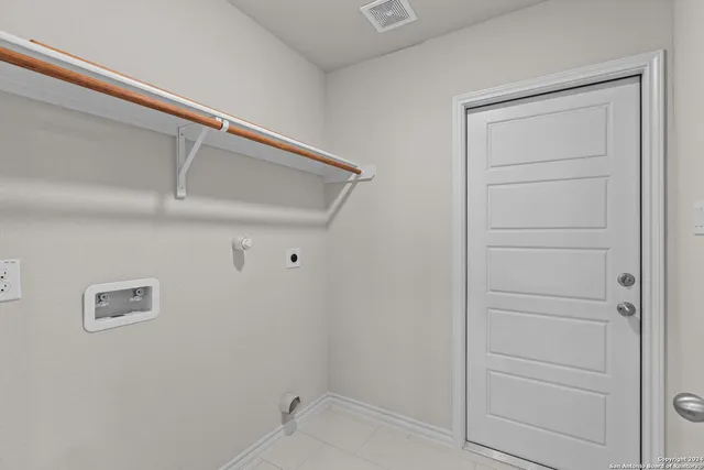 $425,750 | 117 Sylas Hayes Loop, Pleasanton, TX 78064