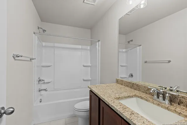 $425,750 | 117 Sylas Hayes Loop, Pleasanton, TX 78064