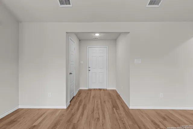 $425,750 | 117 Sylas Hayes Loop, Pleasanton, TX 78064