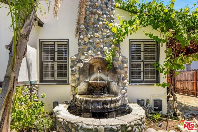 $1,549,000 | 4940 Arcola Avenue, North Hollywood, CA 91601