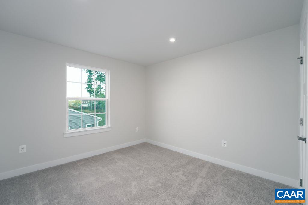 117 Island Hill Road Palmyra, VA 22963 - Photo 32 of 34 an empty room with a window