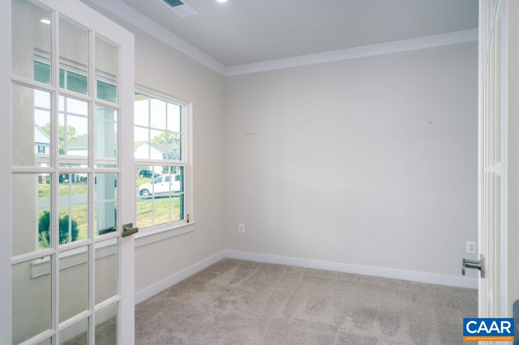 117 Island Hill Road Palmyra, VA 22963 - Photo 7 of 34 an empty room with windows