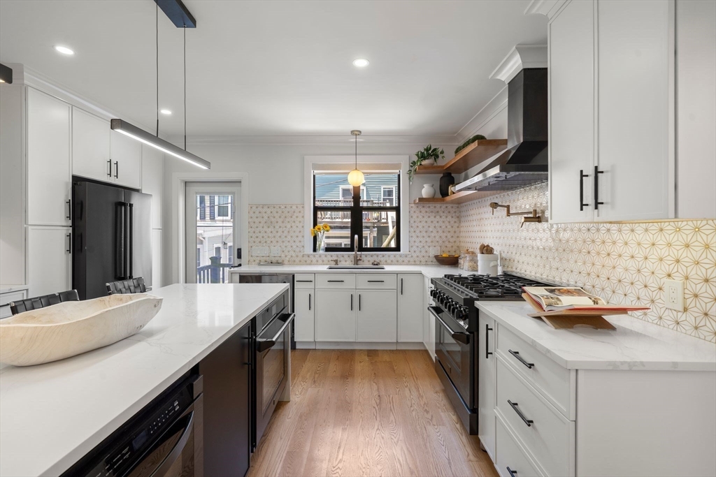 181 I Street Boston, MA 02127 - Photo 7 of 31