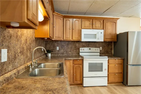 $1,900 | 43 Rivulet Street, Unit 1, Woonsocket, RI 02895