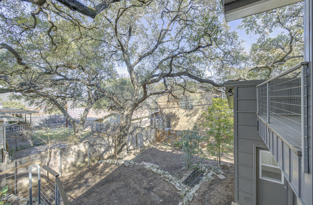 2400 Spring Creek Drive Austin, TX 78704 - Photo 25 of 38 View of fenced backyard