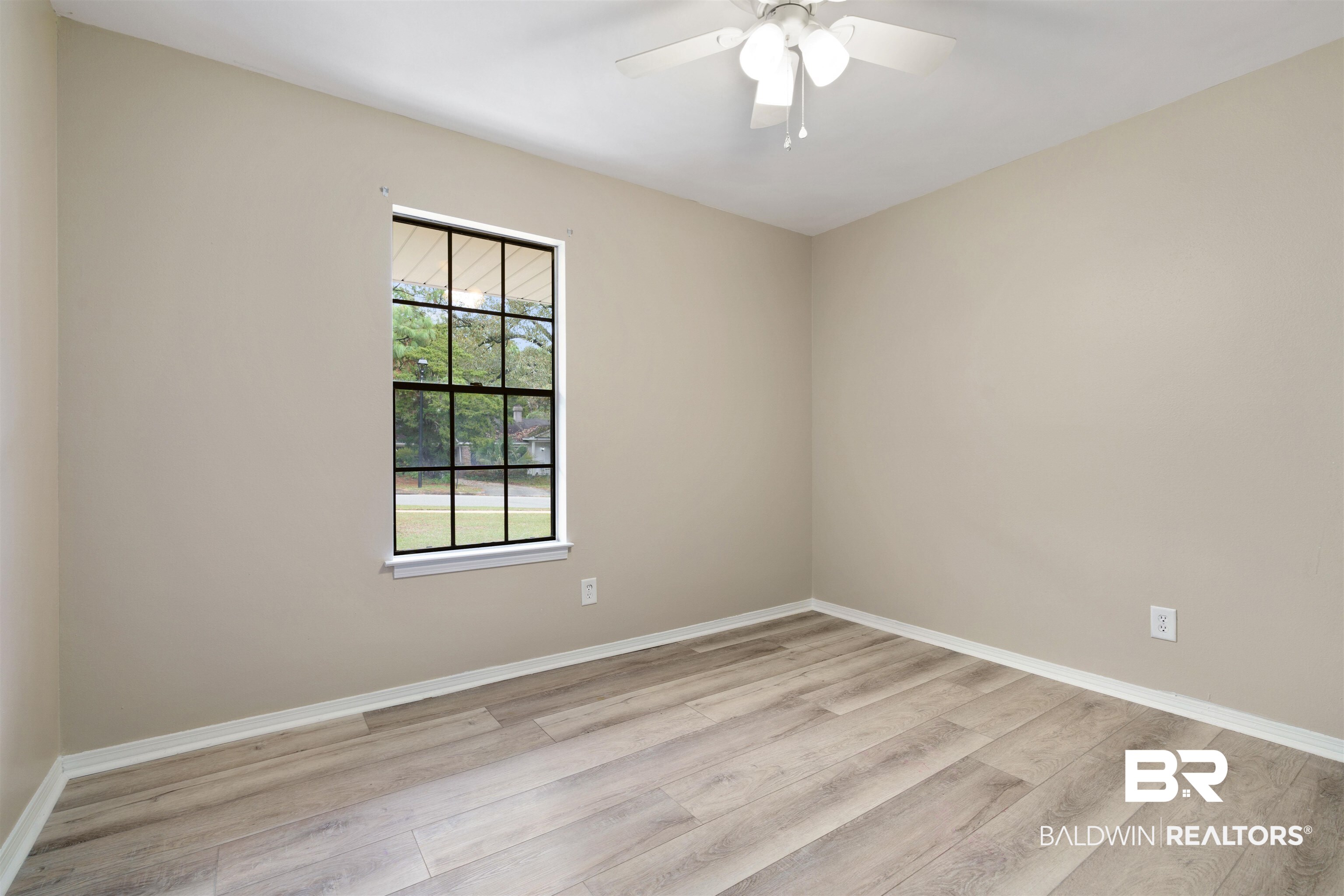 5813 Hanging Moss Court Mobile, AL 36609 - Photo 18 of 24