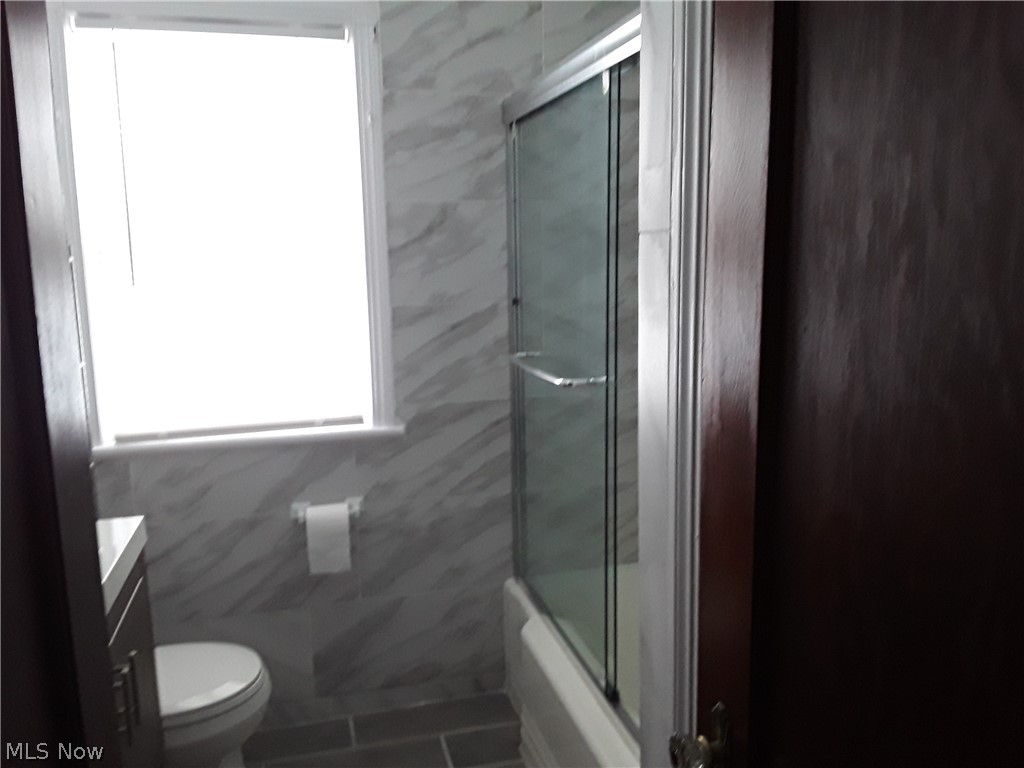7710 Snow Road Parma, OH 44129 - Photo 6 of 16