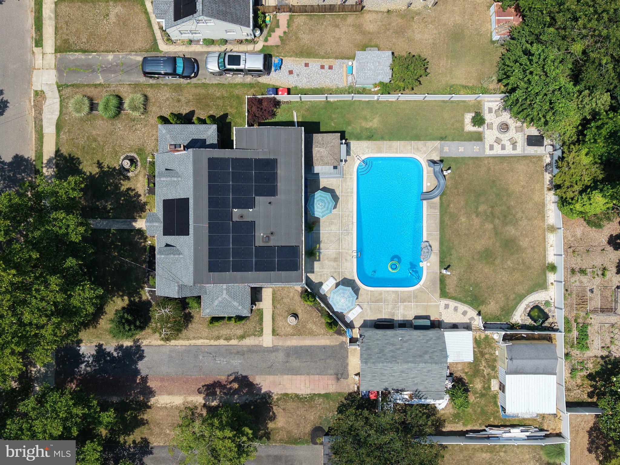 109 Rutgers Avenue Bridgeton, NJ 08302 - Photo 4 of 43 Spacious home with inviting pool oasis.