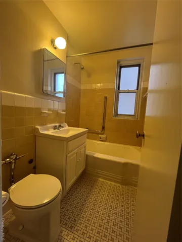 $154,999 | 325 East 201st Street, Unit 4D | Bedford Park